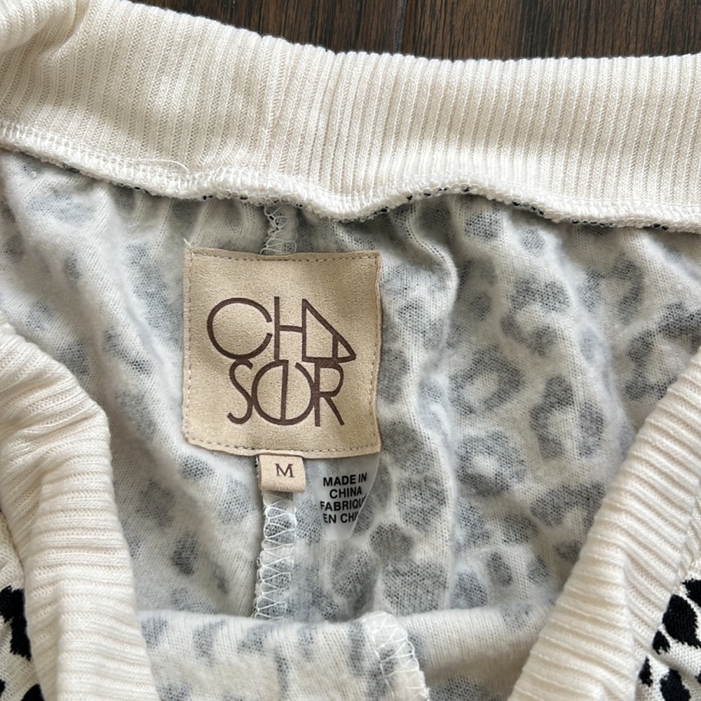 NWT Chaser Brand Womens Leopard Jogger Pants Size M - Picture 2 of 2